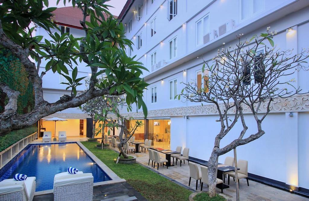Mars City Hotel Denpasar Exterior foto