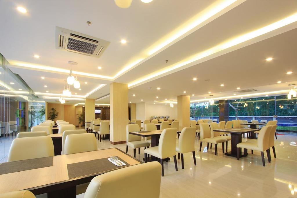 Mars City Hotel Denpasar Exterior foto