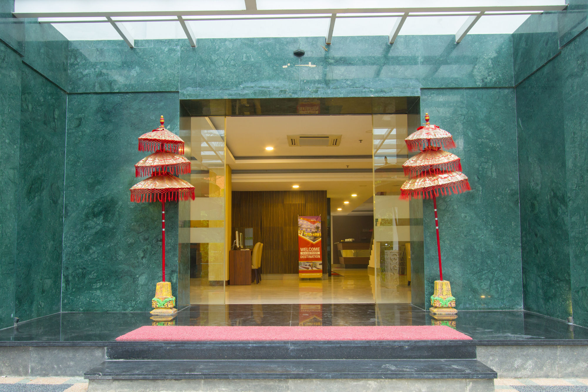 Mars City Hotel Denpasar Exterior foto
